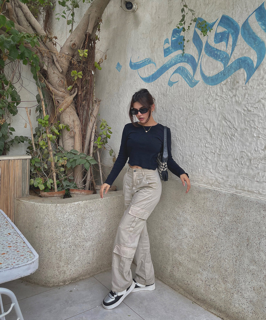 Beige Cargo Pants Outfits After 50 (24 ideas & outfits)